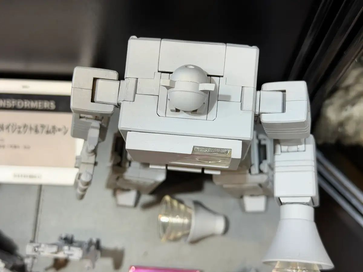 Takara Tomy 变形金刚 MPG-24 Ramhorn 和 Eject 原型