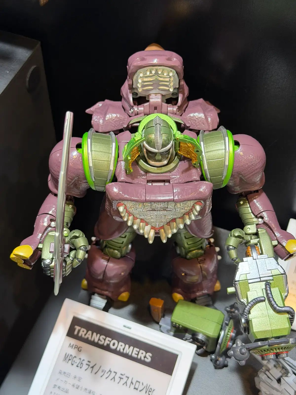 变形金刚 MPG 野兽大战“黑暗设计”Rhinox 抢先看