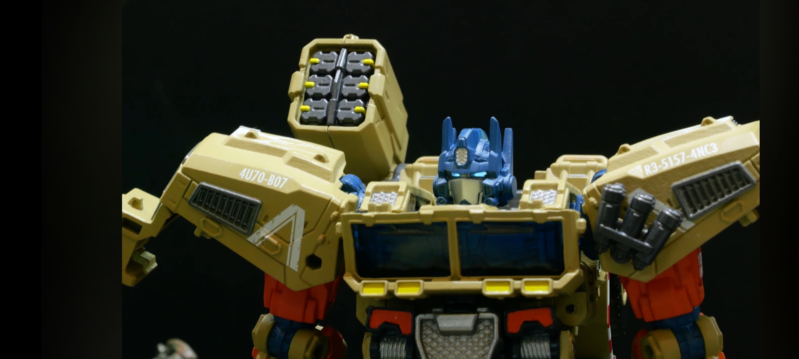 变形金刚 Overgear Optimus Prime 样品处理和介绍视频